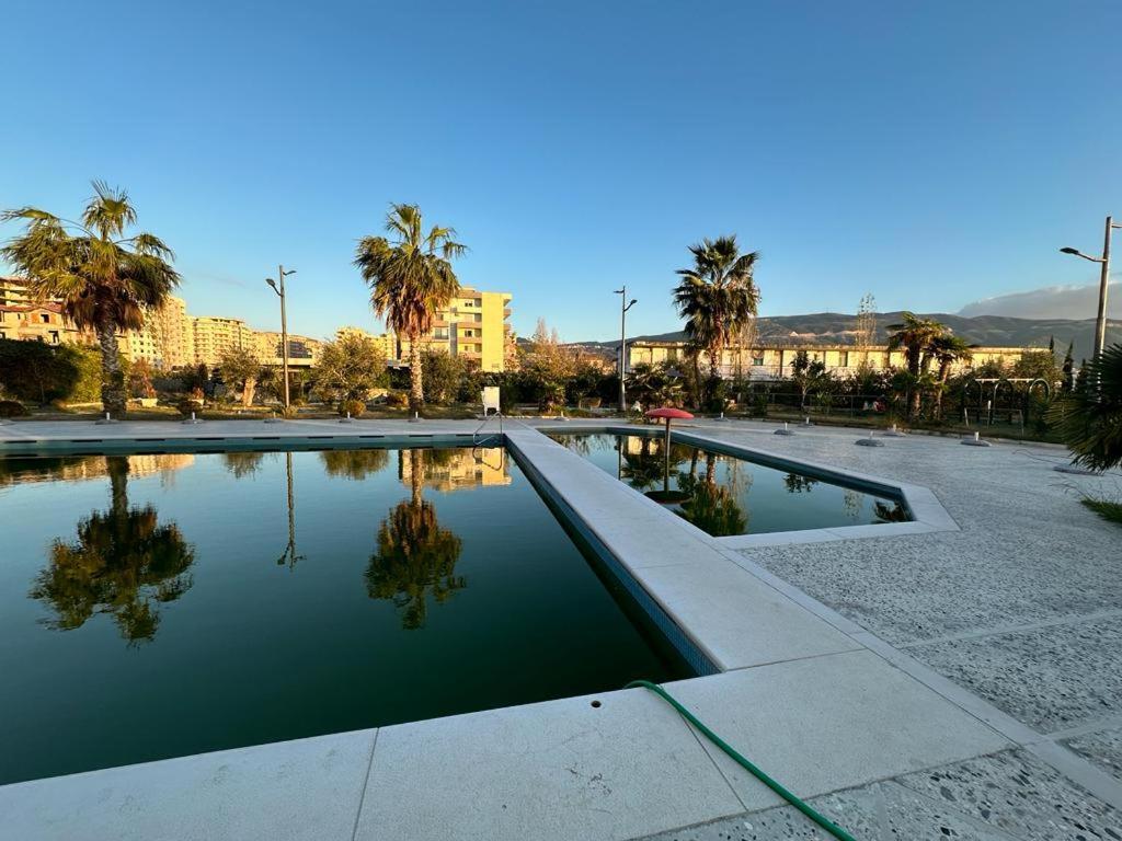 Beachfront With Facilities Апартаменти